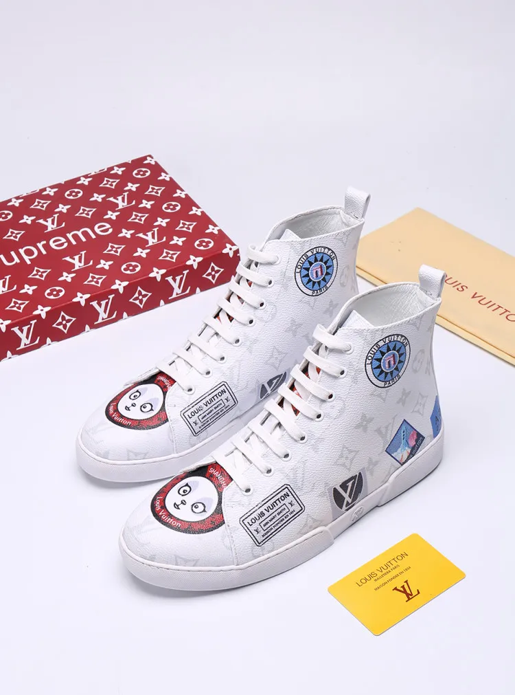 Factory price: 400💰 [LV] Animal series limited edition high-top sports shoes for men, L classic print, new autumn and winter style, original replica, 1:1 Counter quality, the fabric is Italian 🇮🇹 imported cowhide ➕🇮🇹 pure sheepskin lining ➕ original outsole, 🔍🔍 high quality, you can go in and out of the counter at will, welcome to compare, the outsole line will never be unglued, all sellers are welcome to sell in the picture above, can be shipped in one piece, code number: 38-44 (45 codes can be customized)